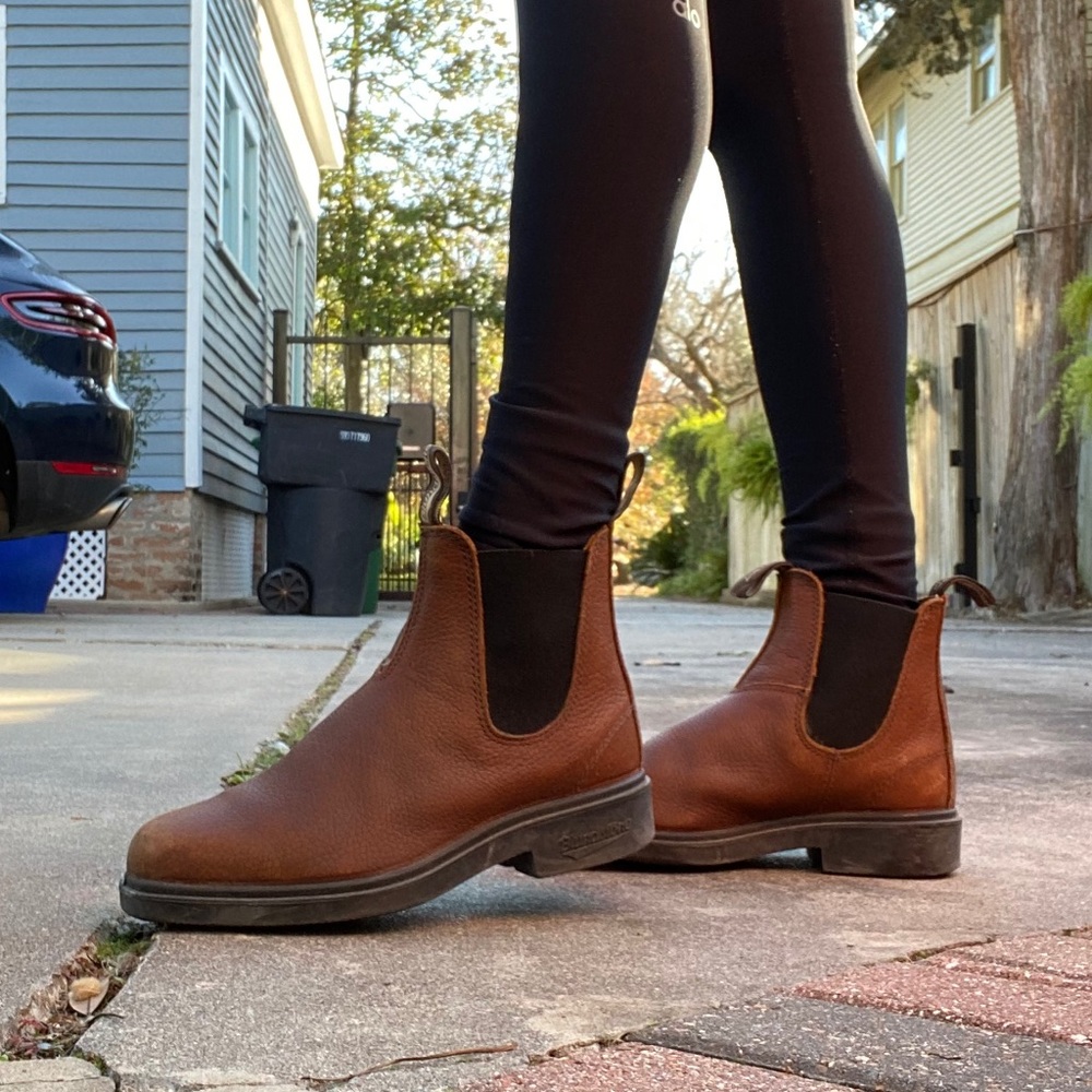 BLUNDSTONE Brown Leather Boots with Minimal Wear